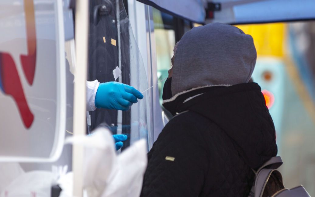 У Києві реєструють смерті від грипу та COVID-19