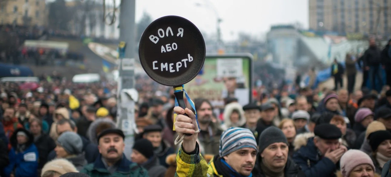 Повстання вийшло, революція – ні: чому Україна і за 10 років після Майдану не може зламати систему
