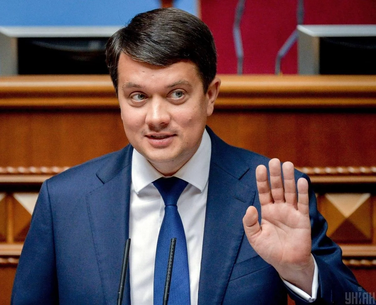 Політичні опоненти Зеленського дедалі активніше порушують тему завершення п’ятирічної каденції президента