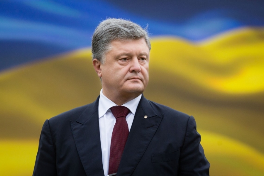 Порошенко звернувся до єврокомісара із проханням про підтримку виїзду за кордон