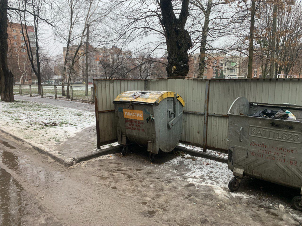 У Хмельницькому жінка народила вдома і залишила дитину на смітнику