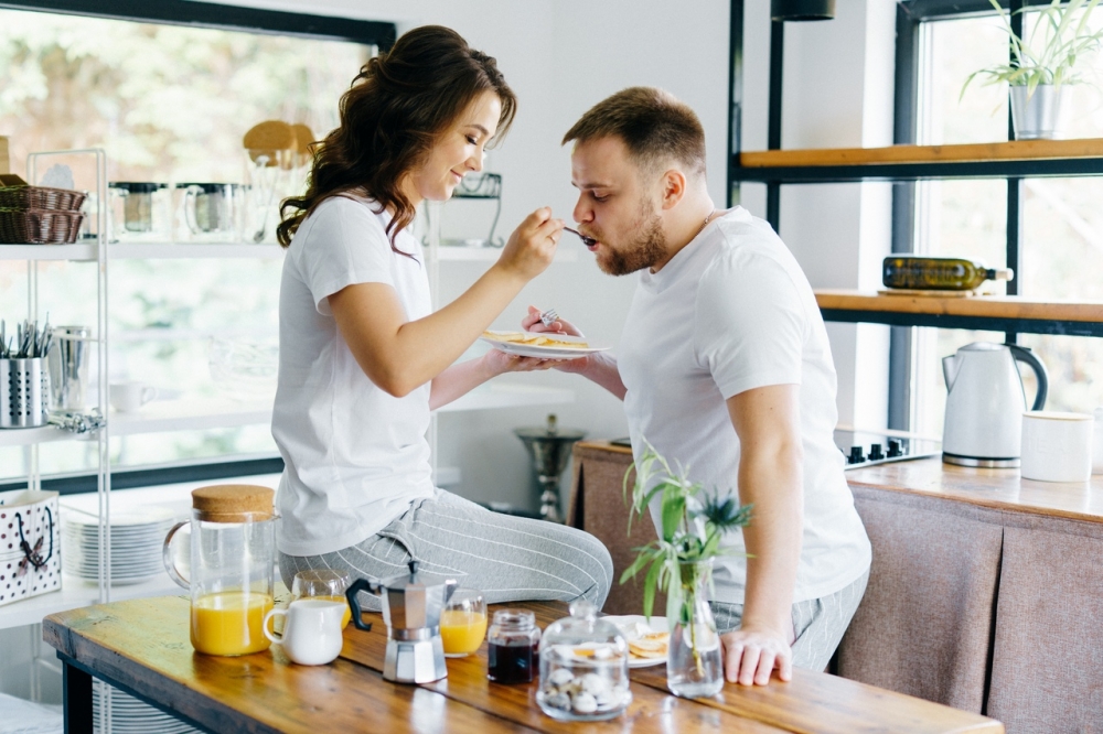 Чоловікам — каша, жінкам — авокадо: як вибір сніданку впливає на енергію