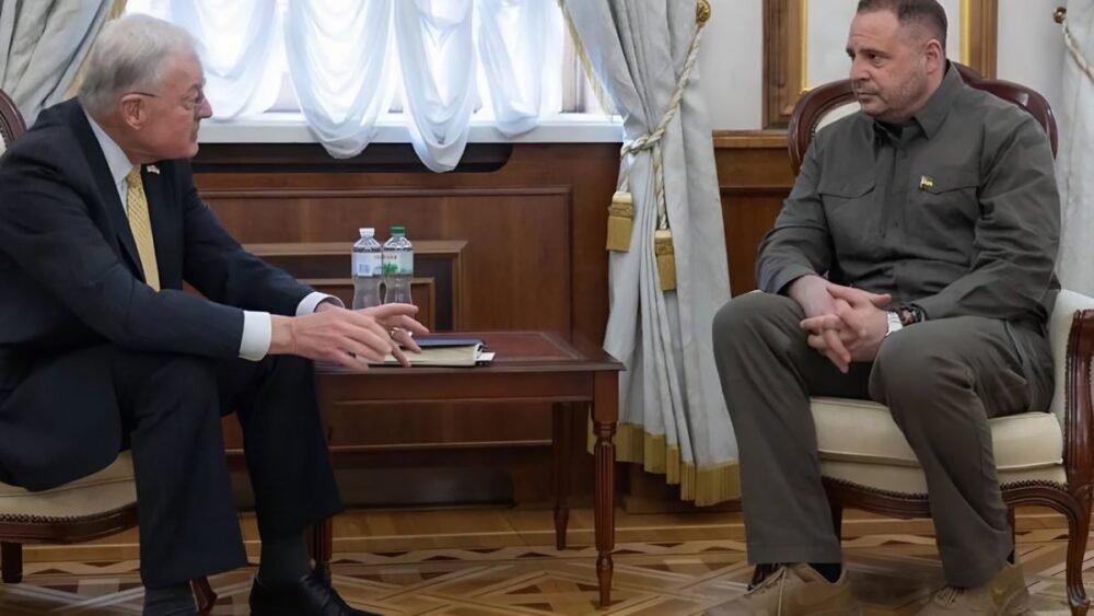 Американська сторона ініціювала розмову з головою ОП щодо дій України 9 травня