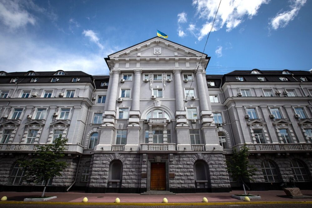 Після журналістського розслідування з посади звільнено керівника СБУ Анатолія Лойфа