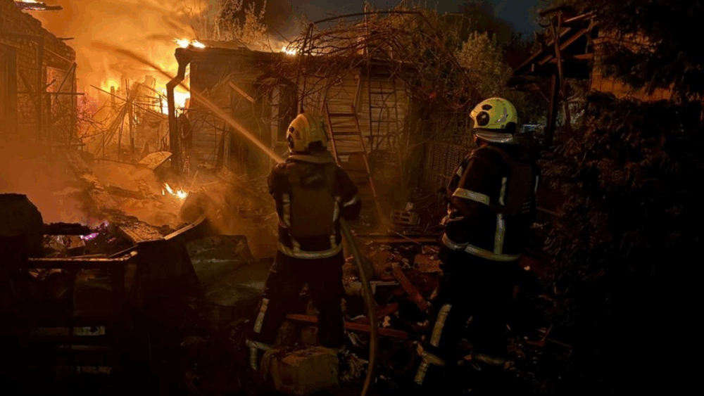 Російські дрони вночі зруйнували будинки в Києві, Черкасах і Запоріжжі