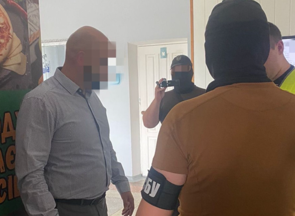 $15 тисяч за зняття з обліку: затримано директора комунального закладу Білоцерківської ради