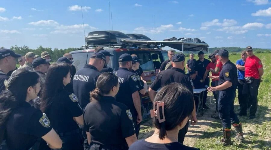 В Коломийському районі третю добу шукають зниклого 5-річного хлопчика в лісі