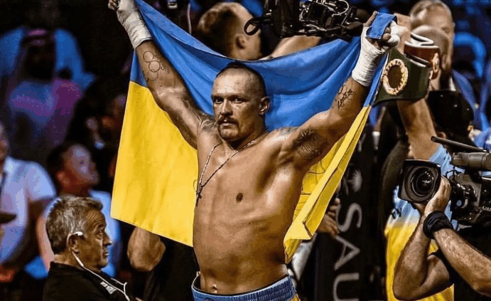 Боксер Олександр Усик розкритикував окремі рядки державного гімну