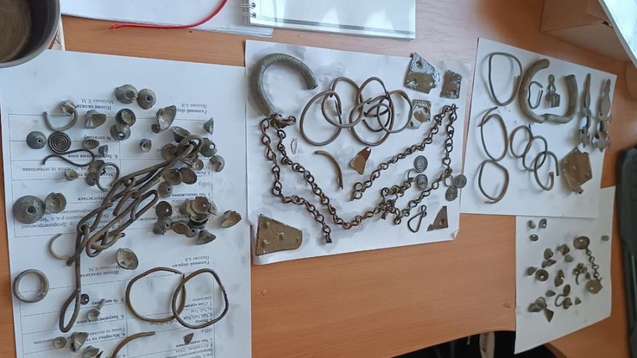 На Дніпропетровщині селяни натрапили на артефакти після обміління водойми