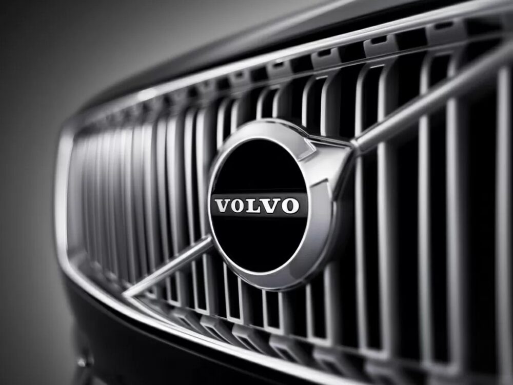 Розкіш за безцінь: одеський митник задекларував новий Volvo XC90 за заниженою ціною