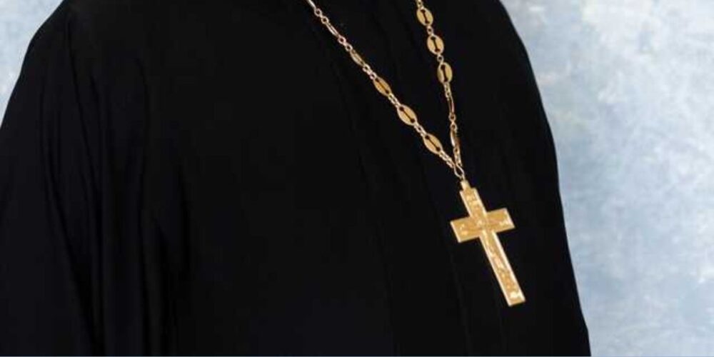 На Хмельниччині священник до смерті побив чоловіка: прокуратура повідомила подробиці