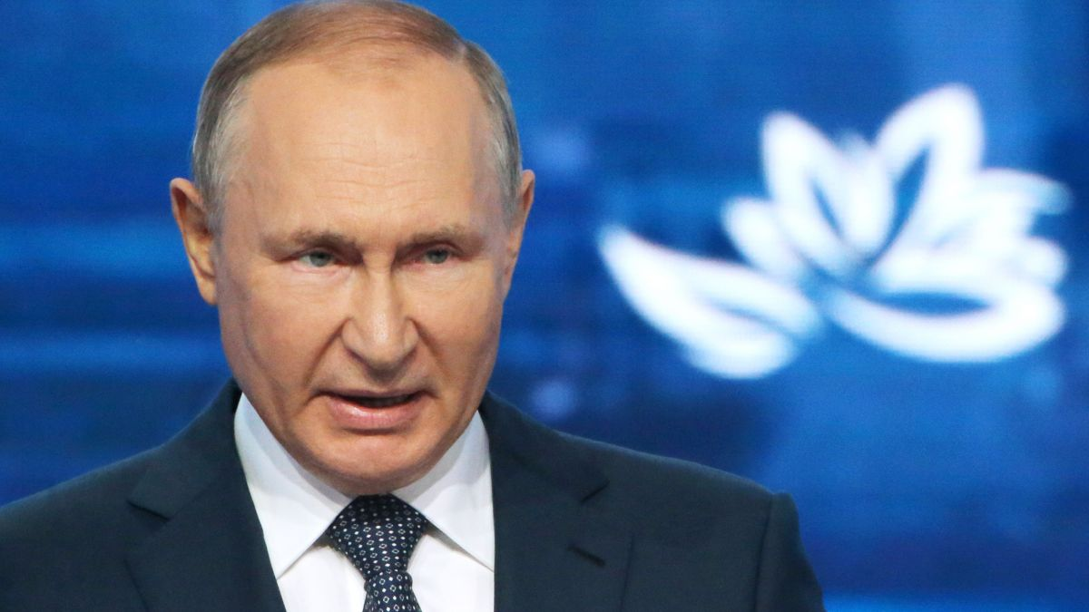 Кремль тягне час: як Путін використовує війну проти України для власного виживання