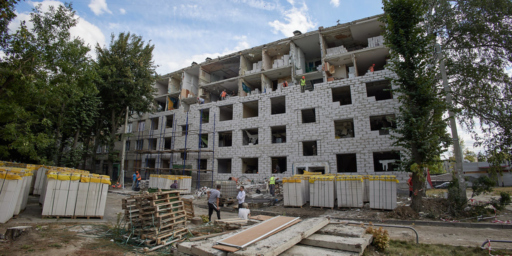 Харківські посадовці організували корупційну схему на ремонті будинку за 59 мільйонів