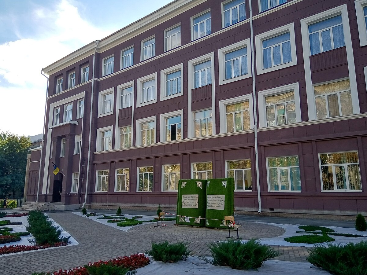 У Харкові виявили завищення цін на благоустрій ліцею №105