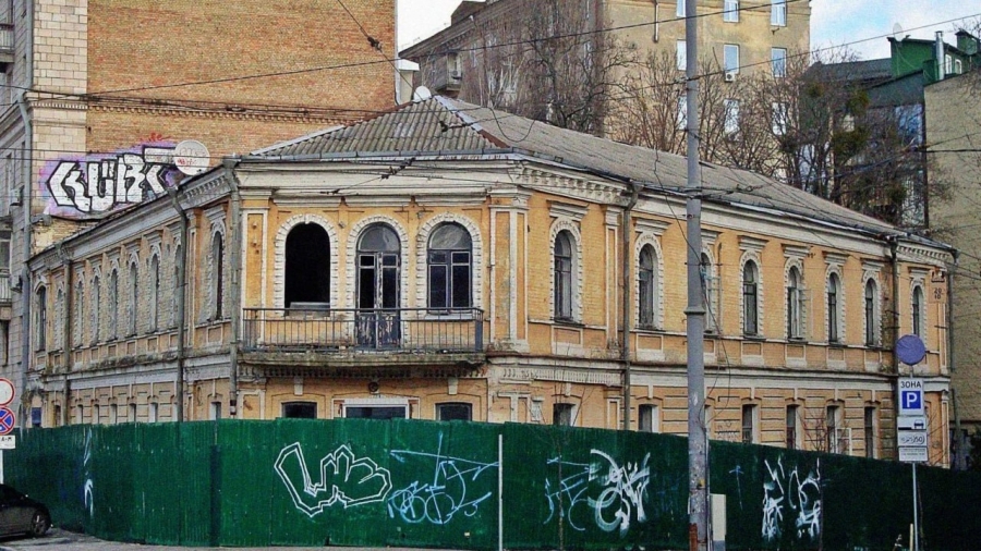 Київський суд зберіг рішення про позбавлення 