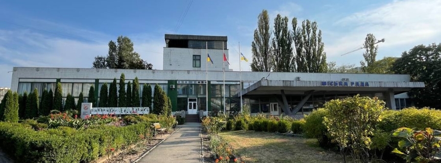 Реконструкція колишнього кінотеатру у Вишневому: додаткові витрати та нові плани для громадської будівлі