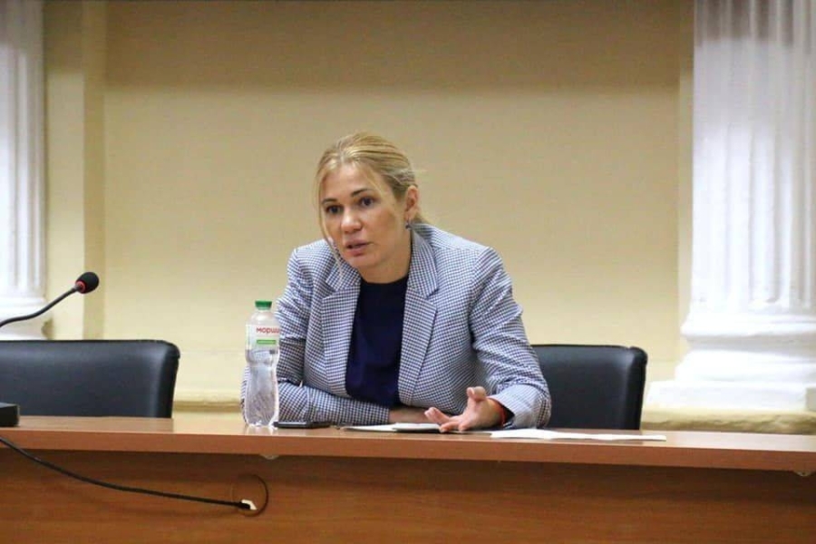 Скандал з Оленою Погребняк: можливі зловживання та корупційні схеми в ДМС