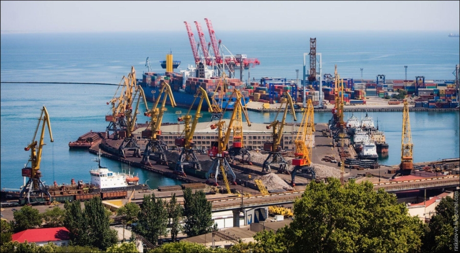 Зростання обсягів контейнерних перевезень у морських портах України: позитивна динаміка за 2025 рік