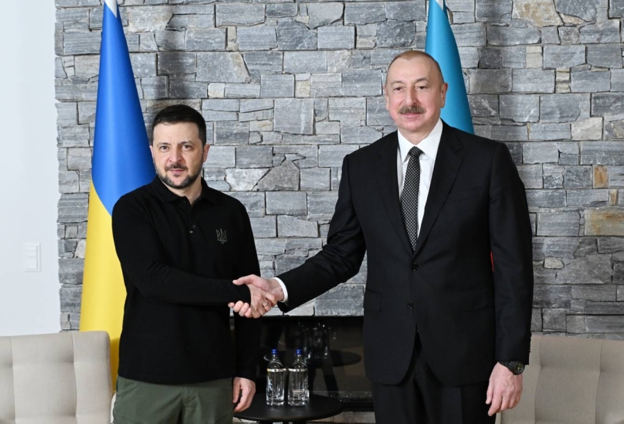Зустріч президентів України та Азербайджану на саміті Європейської політичної спільноти в Копенгагені