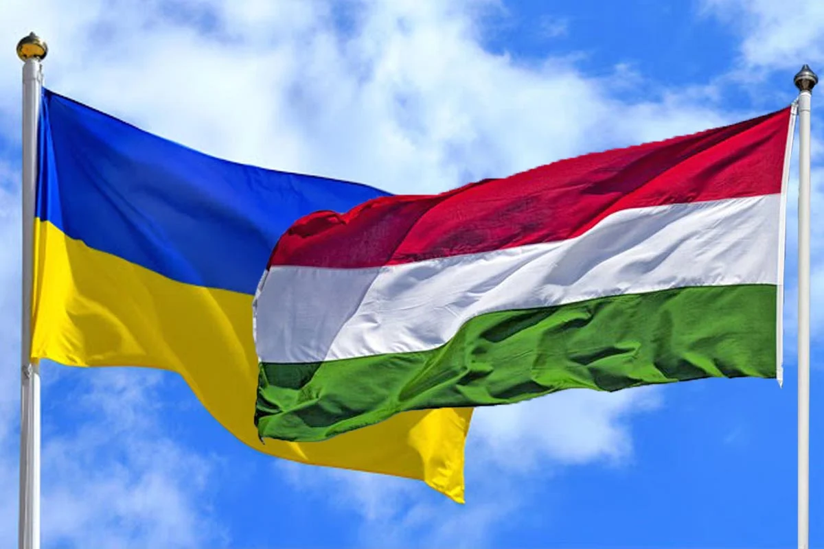 Угорщина може заблокувати в’їзд на свою територію українським чиновникам та військовослужбовцям. Джерела