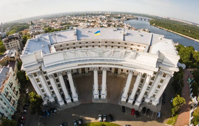 Атака Росії пошкодила будівлю Міністерства закордонних справ України – перший випадок з часів Другої світової війни
