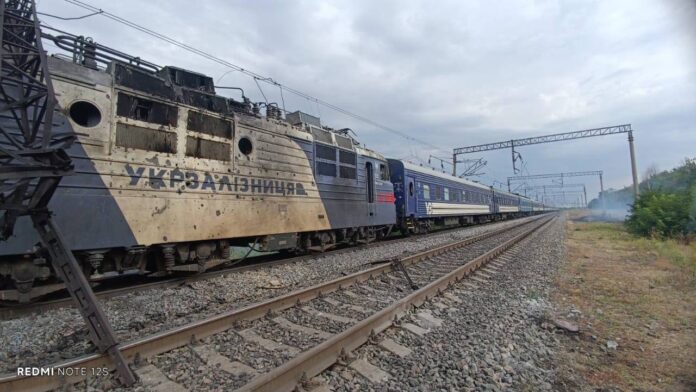 «Полювали» на пасажирський потяг двічі: РФ атакувала поїзд із майже 600 людьми на Одещині