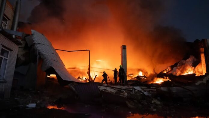 Російський дрон знищив 20 років історії «Кварталу 95»: згоріли костюми, декорації та реквізит