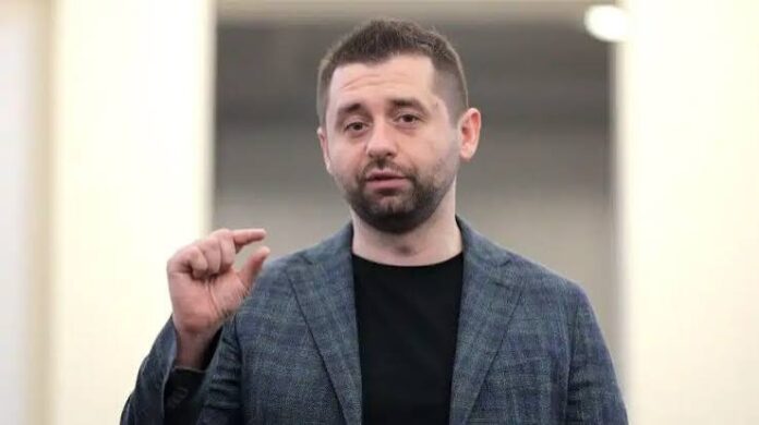 Наукова пауза на час війни: Давид Арахамія хоче перенести захист дисертації на післявоєнний період
