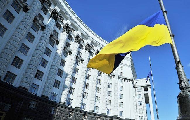 Друга спроба уряду: Кабмін повертає до Верховної Ради законопроєкти про оподаткування посилок вартістю до 150 євро заради траншів МВФ Друга спроба уряду: Кабмін повертає до Верховної Ради законопроєкти про оподаткування посилок вартістю до 150 євро заради траншів МВФ
