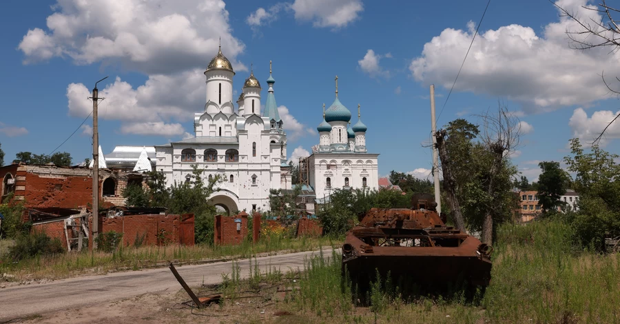 «Дронів більше, ніж мух»: як Святогірськ виживає за 10 км від фронту