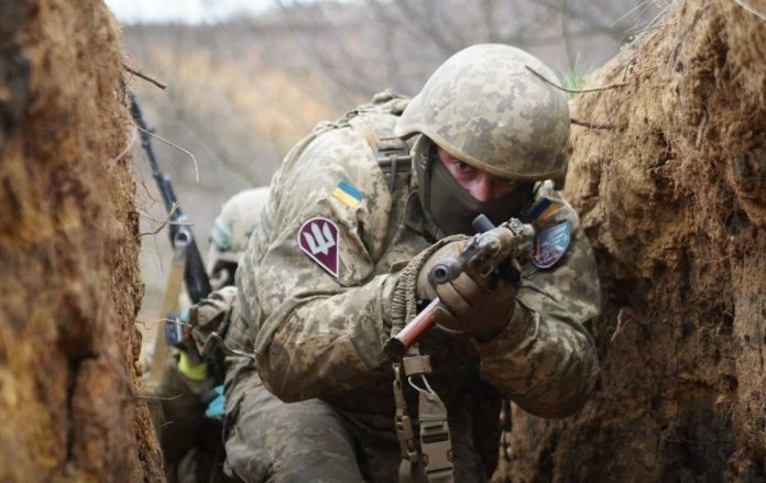 Колосальна ціна піхотних штурмів: у вересні втрати армії РФ перевищили 50 тисяч військових на тлі роздування воєнного бюджету до 17 трлн рублів Колосальна ціна піхотних штурмів: у вересні втрати армії РФ перевищили 50 тисяч військових на тлі роздування воєнного бюджету до 17 трлн рублів